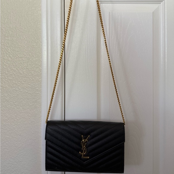 Yves Saint Laurent Black Chevron Shoulder Bag with Gold Chain - Picture 4 of 6